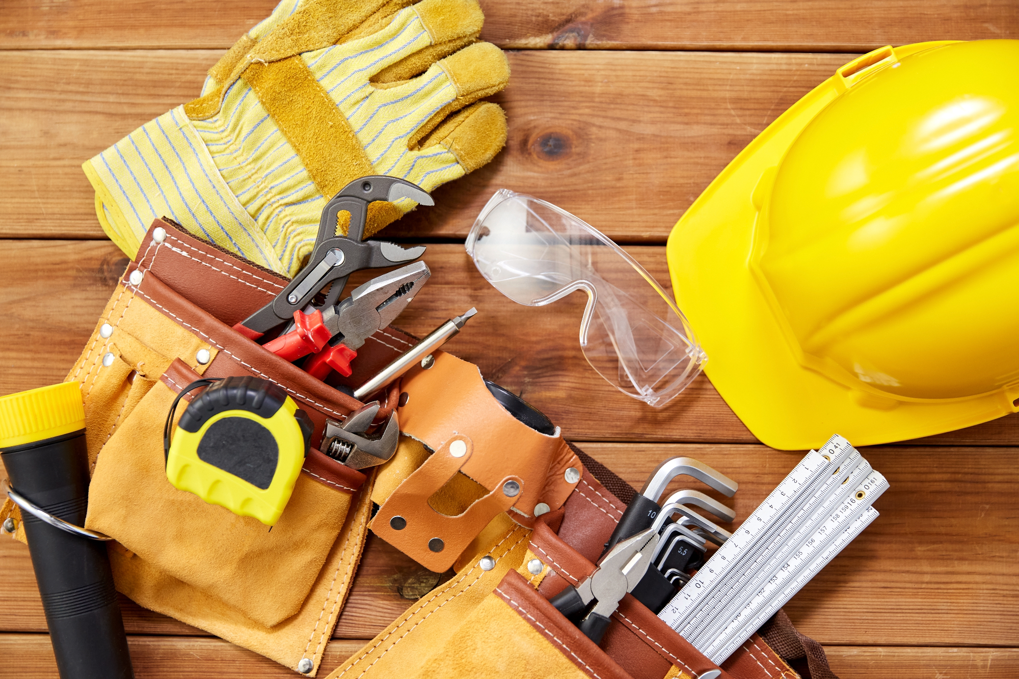 Varnost pri delu je ključna za zagotavljanje varnega delavnega okolja